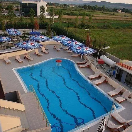 Airport Tirana - فندق *